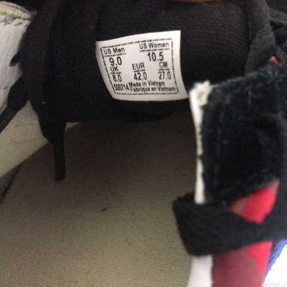 Vans - Picture 6 of 6